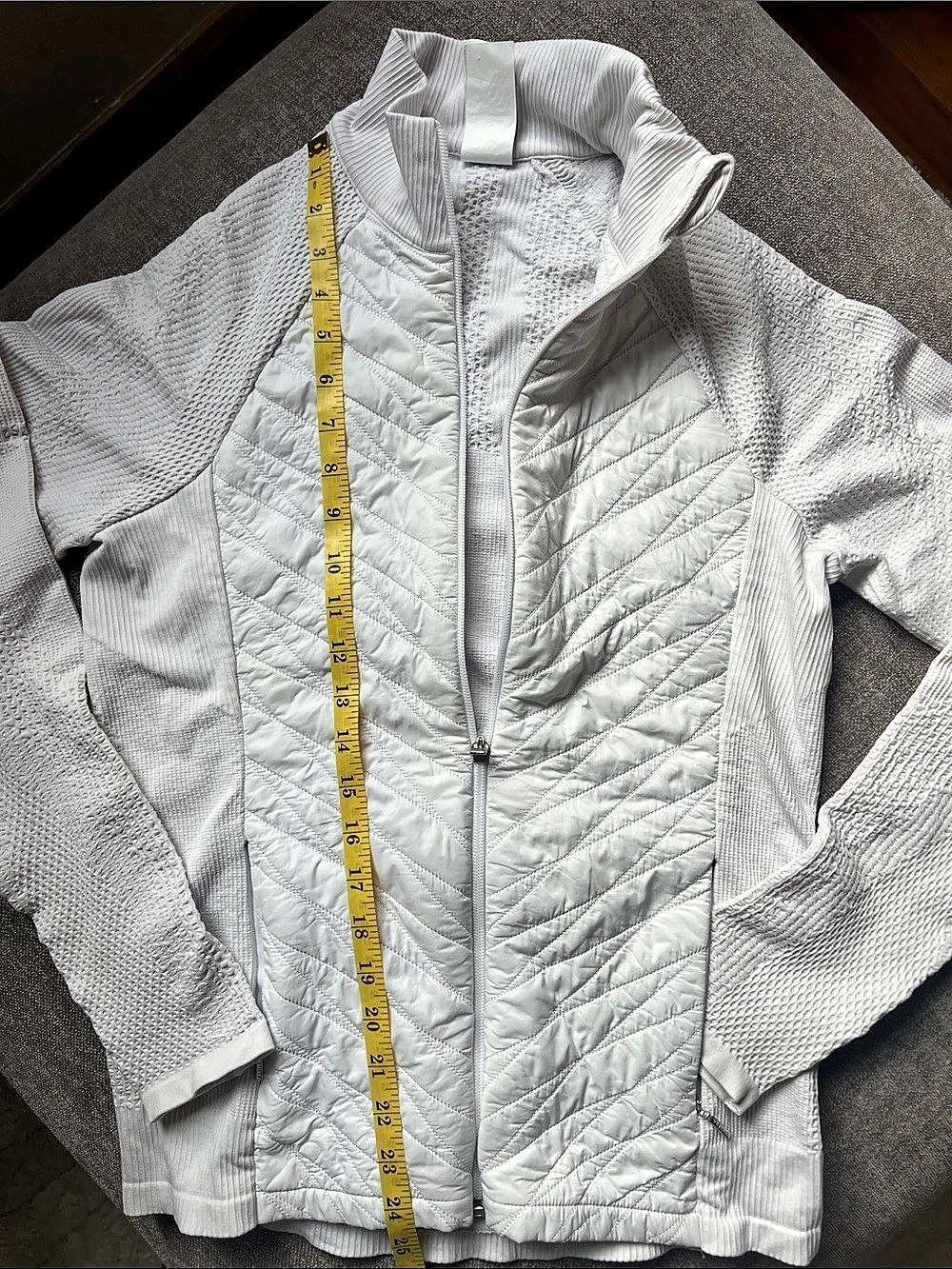 Athleta Quilted Full-Zip Jacket in White Size Large Like New